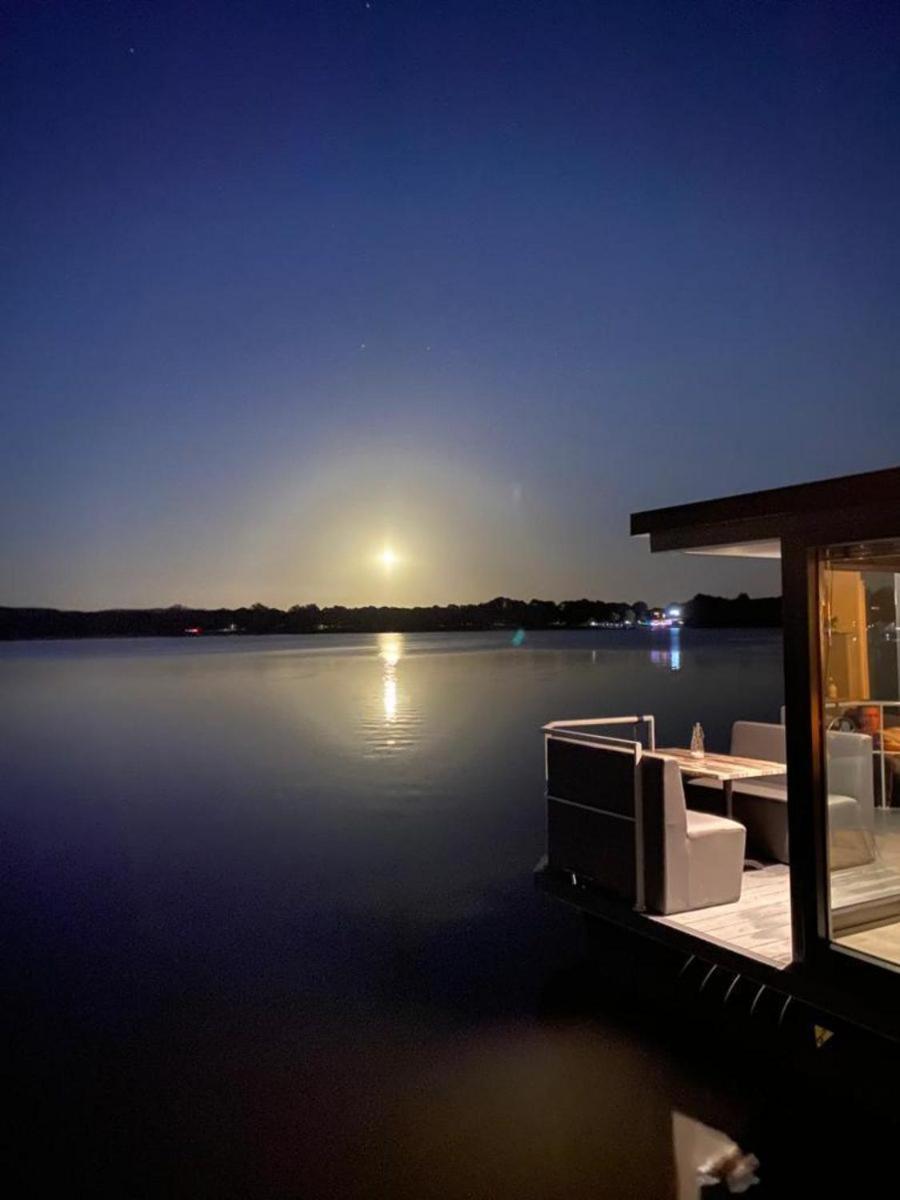 Houseboat Marina Mookerplas 4-6 Persons Plasmolen Exterior photo